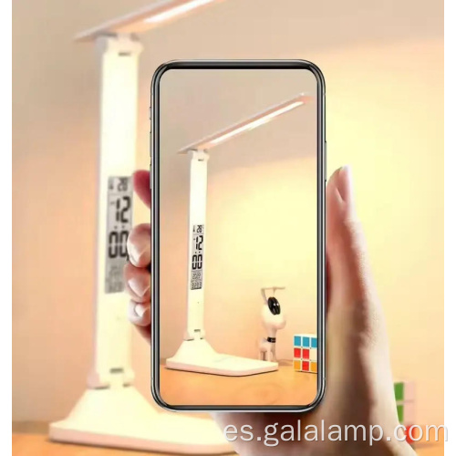 Lámpara de mesa LED regulable con carga inalámbrica